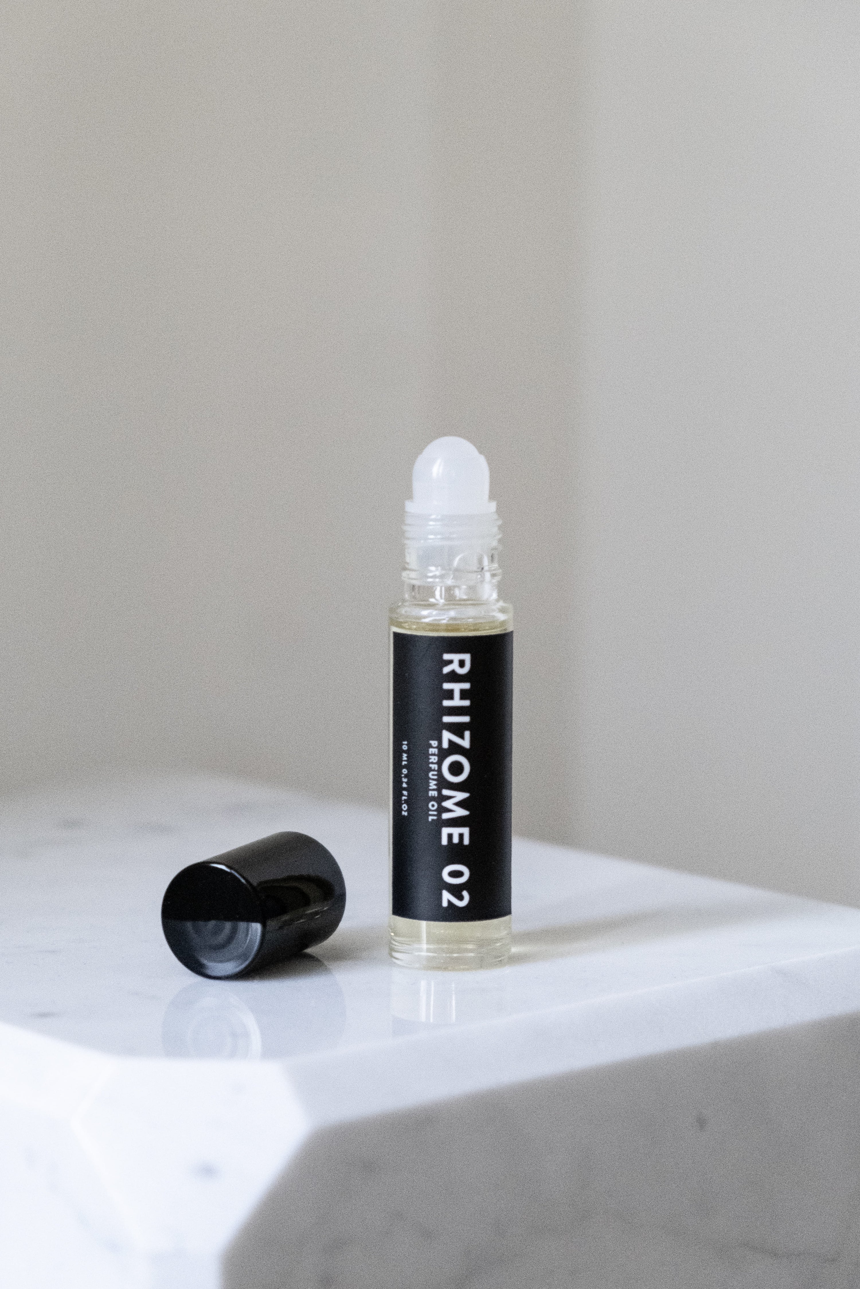 Roll-On woody fragrance Perfume Oil