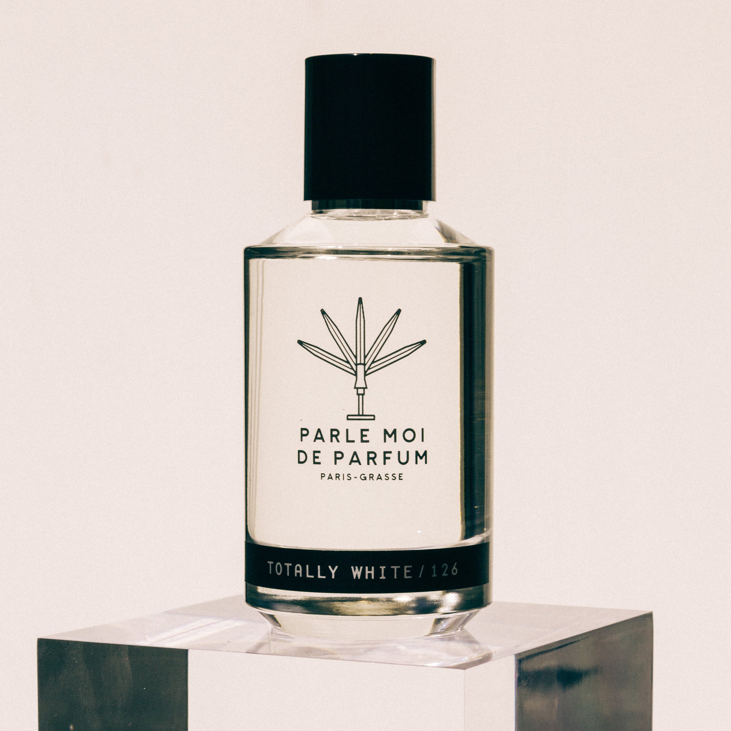 Totally White / 126 perfume bottle