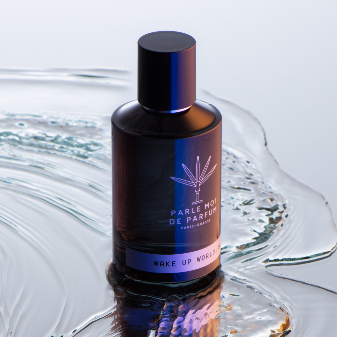 Wake Up World / ∞ perfume bottle